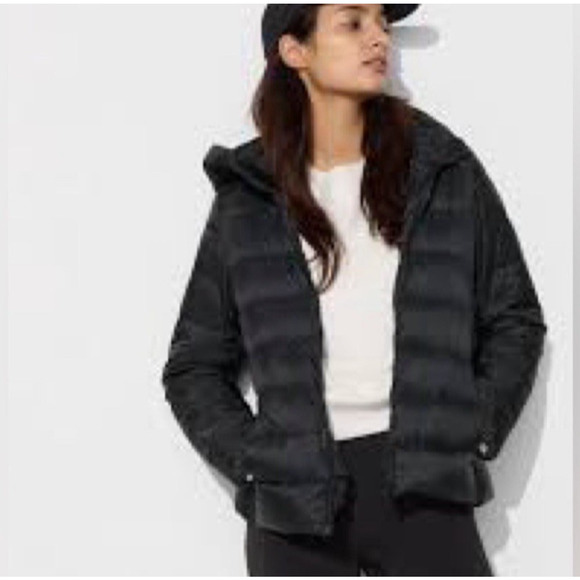 Uniqlo Ultra Light Down Puffer Hooded Jacket Womens XS Black Packable Gorpcore - Picture 3 of 11